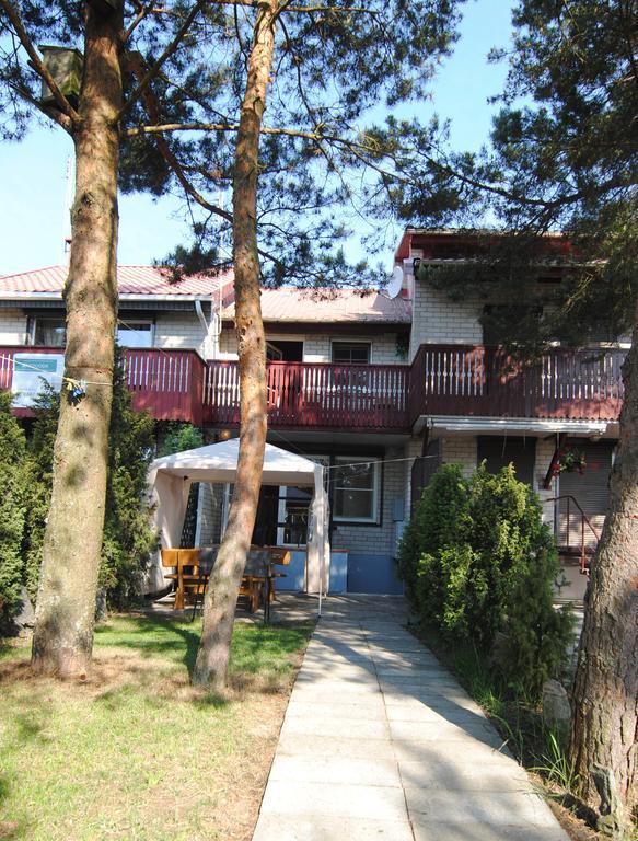 Guesthouse "Nakvyne Pas Zveja" Purvynes Street Nida Bagian luar foto