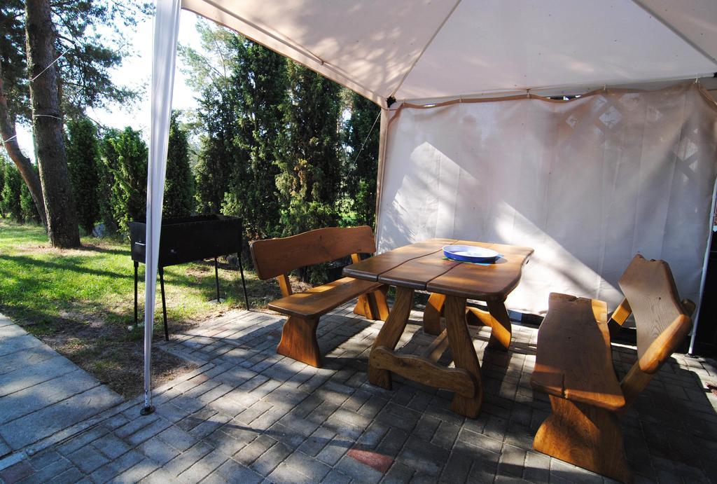 Guesthouse "Nakvyne Pas Zveja" Purvynes Street Nida Bagian luar foto
