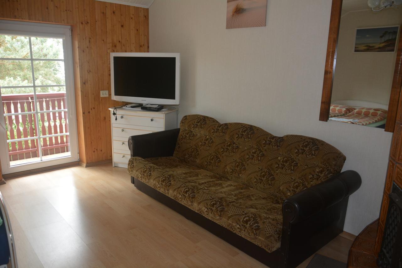 Guesthouse "Nakvyne Pas Zveja" Purvynes Street Nida Bagian luar foto