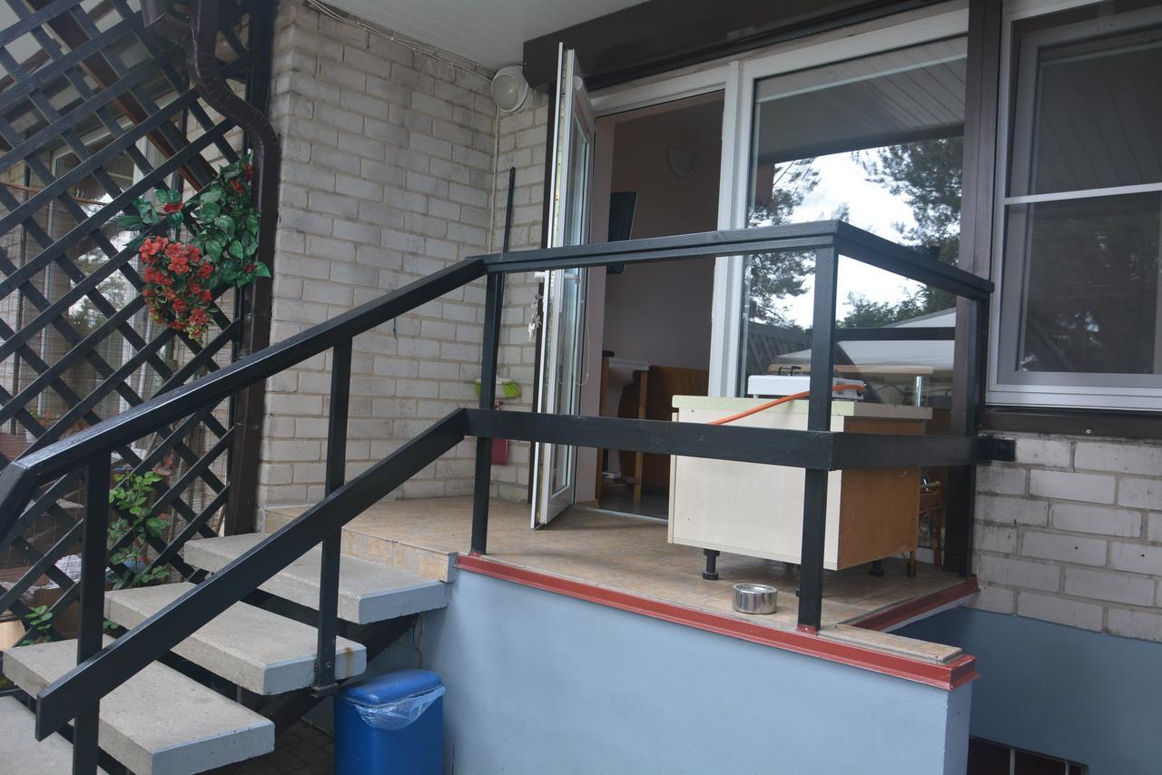 Guesthouse "Nakvyne Pas Zveja" Purvynes Street Nida Bagian luar foto