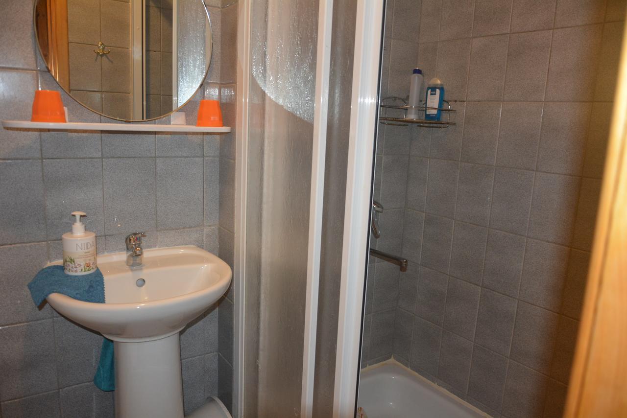 Guesthouse "Nakvyne Pas Zveja" Purvynes Street Nida Bagian luar foto